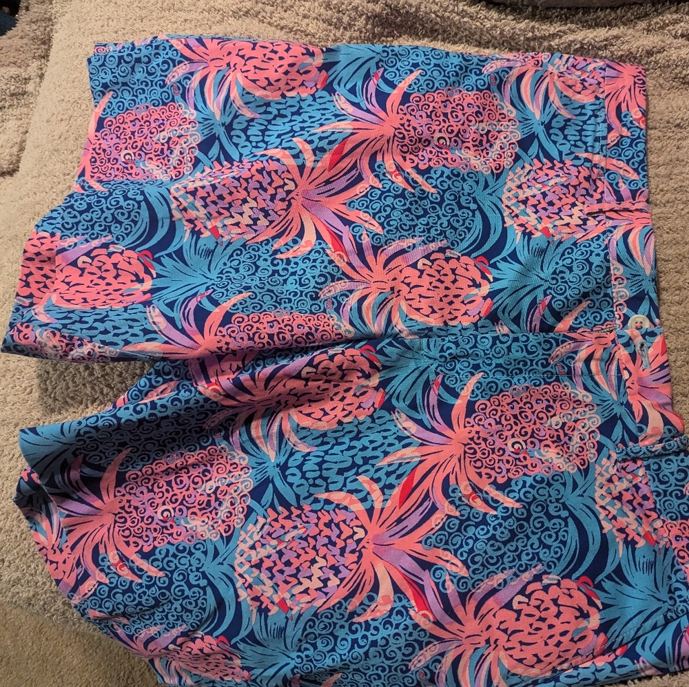 Nwot lilly pulitzer mens shorts pineapple print